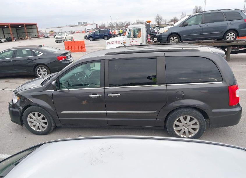 Photo 14 of 2015 Chrysler Town & COUNTRY TOURING (VIN 2C4RC1BG3FR673975)