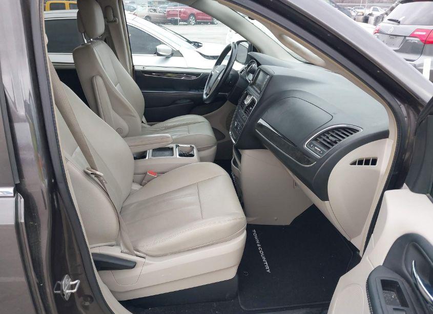 Photo 5 of 2015 Chrysler Town & COUNTRY TOURING (VIN 2C4RC1BG3FR673975)