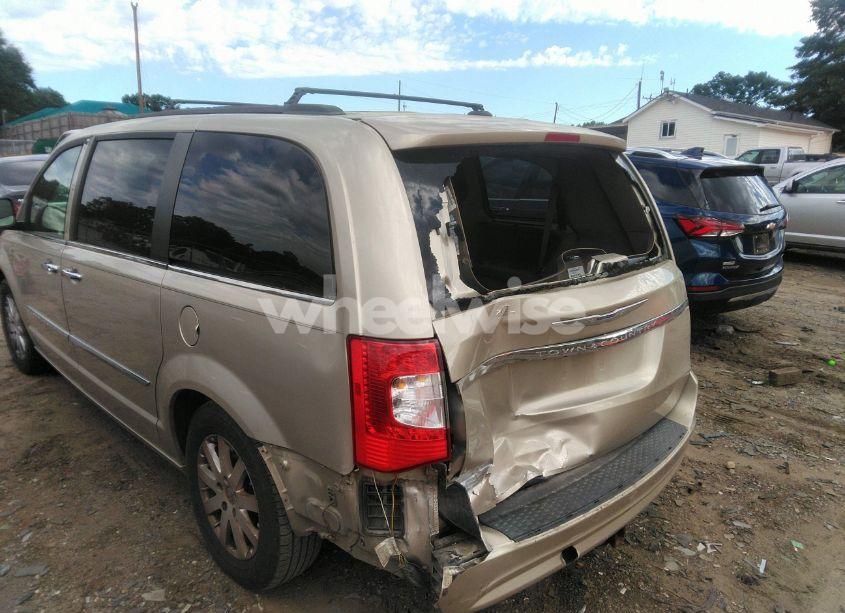 Photo 6 of 2015 Chrysler Town & COUNTRY TOURING (VIN 2C4RC1BG3FR710359)