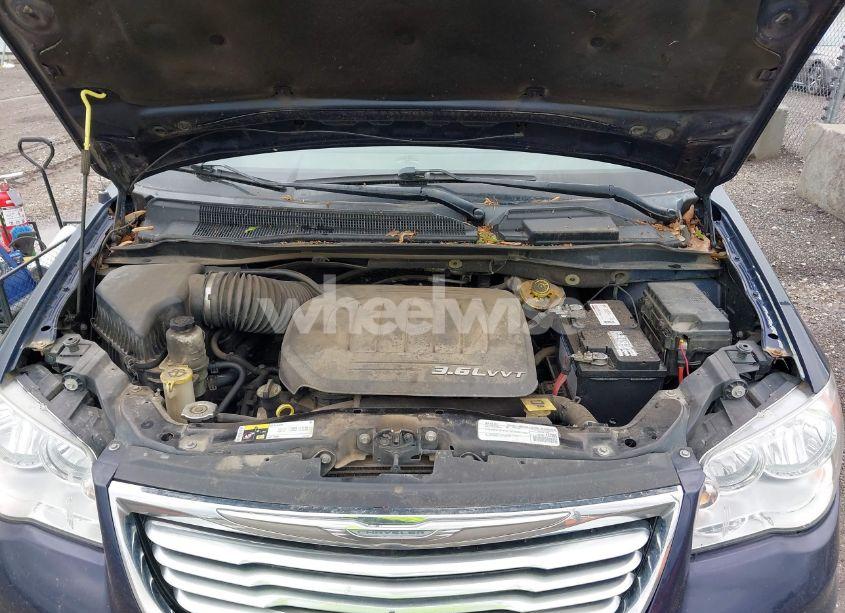 Photo 10 of 2015 Chrysler Town & COUNTRY TOURING (VIN 2C4RC1BG3FR716002)