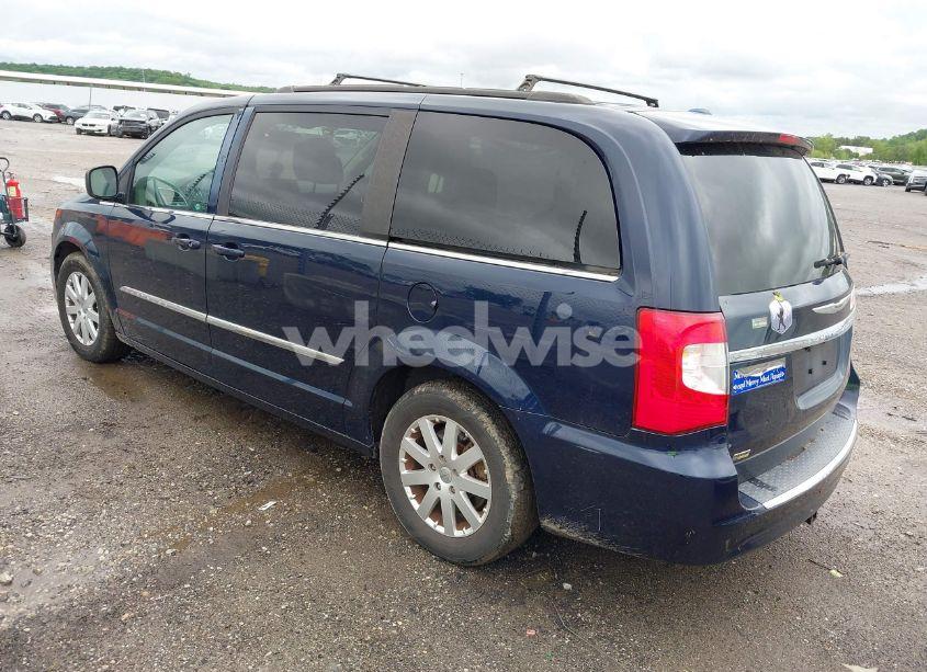 Photo 3 of 2015 Chrysler Town & COUNTRY TOURING (VIN 2C4RC1BG3FR716002)