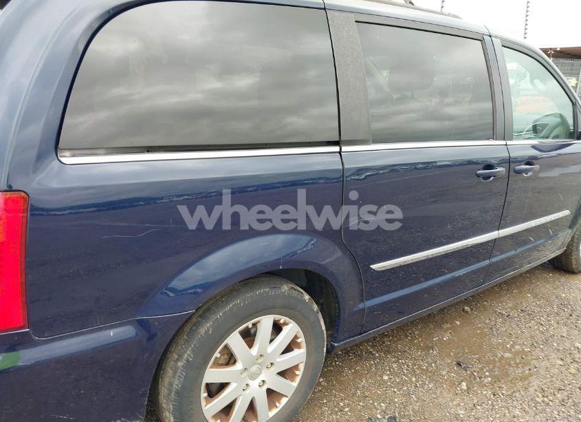 Photo 6 of 2015 Chrysler Town & COUNTRY TOURING (VIN 2C4RC1BG3FR716002)