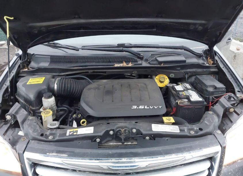 Photo 10 of 2015 Chrysler Town & COUNTRY TOURING (VIN 2C4RC1BG3FR727159)