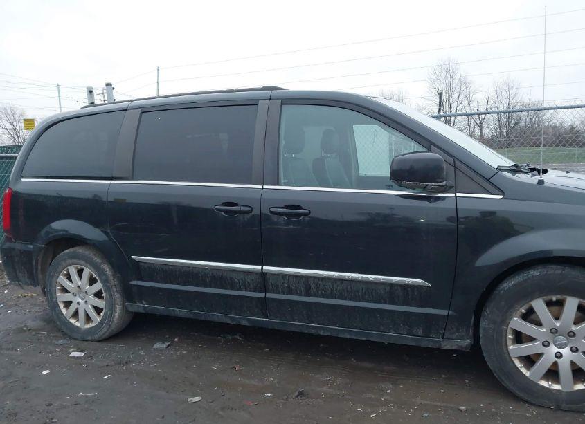 Photo 13 of 2015 Chrysler Town & COUNTRY TOURING (VIN 2C4RC1BG3FR727159)