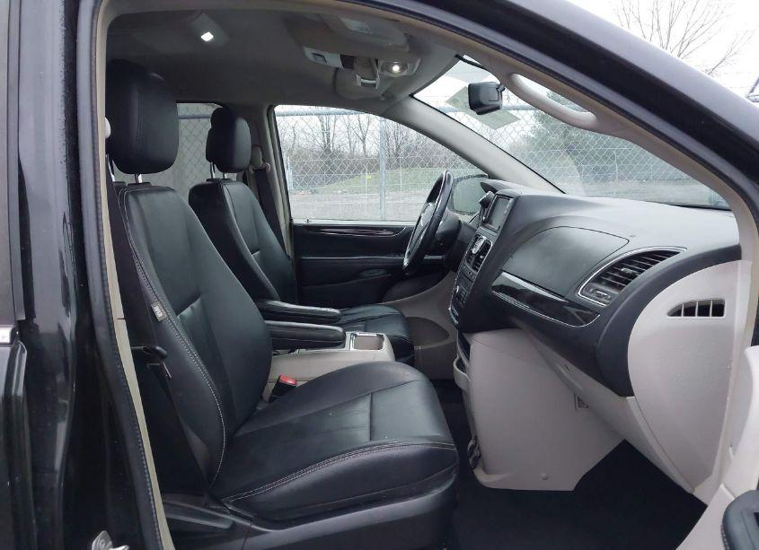 Photo 5 of 2015 Chrysler Town & COUNTRY TOURING (VIN 2C4RC1BG3FR727159)