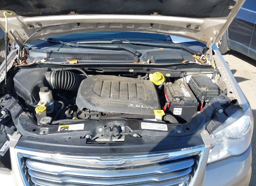 Photo 10 of 2015 Chrysler Town & COUNTRY TOURING (VIN 2C4RC1BG3FR753437)