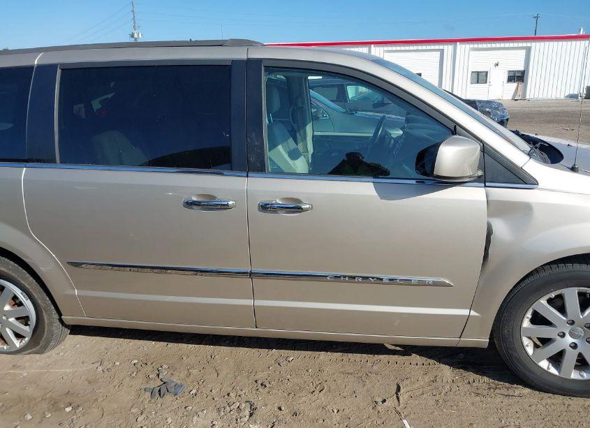 Photo 13 of 2015 Chrysler Town & COUNTRY TOURING (VIN 2C4RC1BG3FR753437)