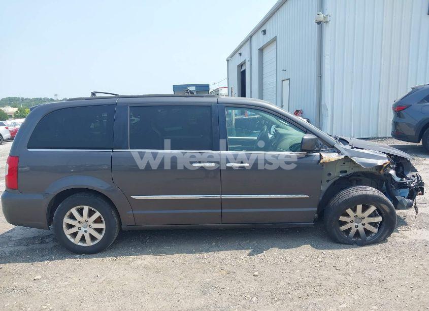 Photo 13 of 2016 Chrysler Town & COUNTRY TOURING (VIN 2C4RC1BG3GR110927)