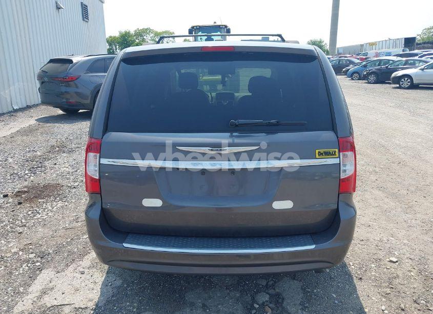 Photo 16 of 2016 Chrysler Town & COUNTRY TOURING (VIN 2C4RC1BG3GR110927)