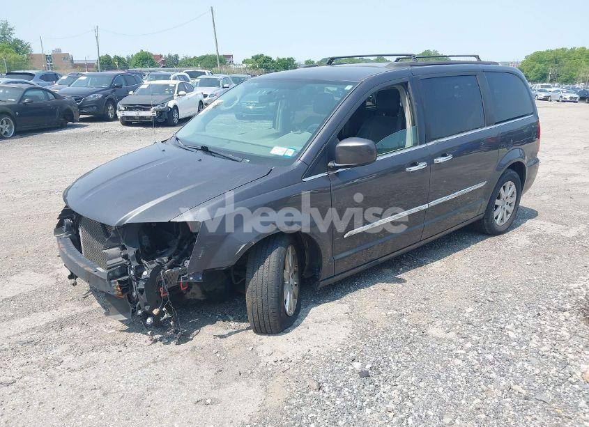 Photo 2 of 2016 Chrysler Town & COUNTRY TOURING (VIN 2C4RC1BG3GR110927)