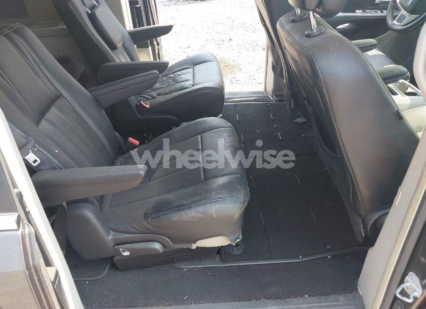 Photo 8 of 2016 Chrysler Town & COUNTRY TOURING (VIN 2C4RC1BG3GR110927)