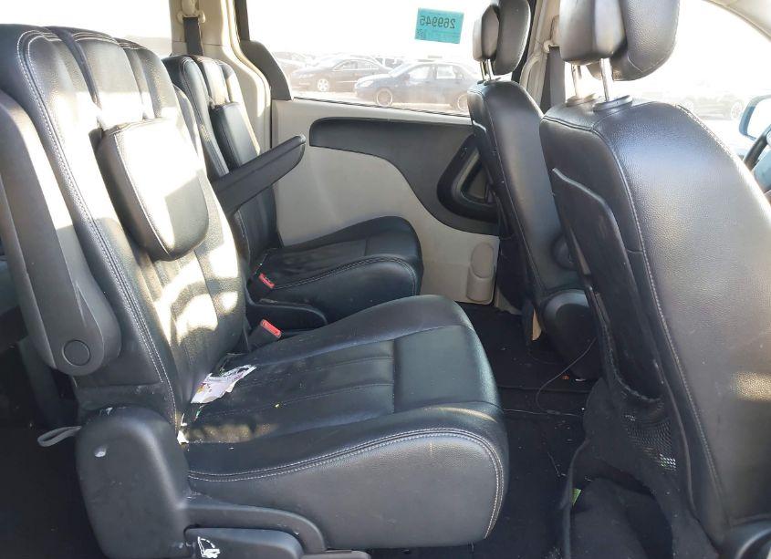 Photo 8 of 2016 Chrysler Town & COUNTRY TOURING (VIN 2C4RC1BG3GR121748)