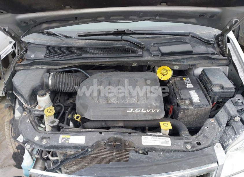 Photo 10 of 2016 Chrysler Town & COUNTRY TOURING (VIN 2C4RC1BG3GR157732)