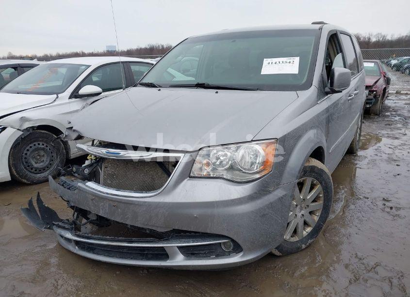 Photo 2 of 2016 Chrysler Town & COUNTRY TOURING (VIN 2C4RC1BG3GR157732)