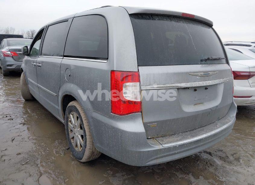 Photo 3 of 2016 Chrysler Town & COUNTRY TOURING (VIN 2C4RC1BG3GR157732)