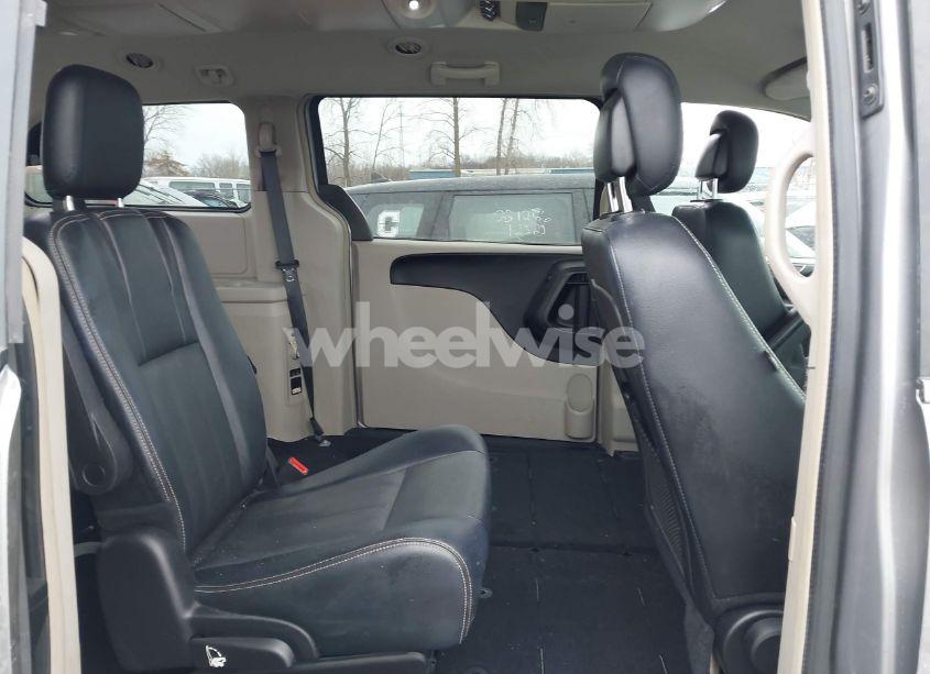 Photo 8 of 2016 Chrysler Town & COUNTRY TOURING (VIN 2C4RC1BG3GR157732)