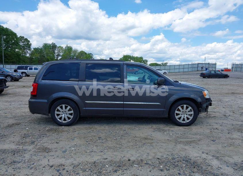 Photo 14 of 2016 Chrysler Town & COUNTRY TOURING (VIN 2C4RC1BG3GR172876)