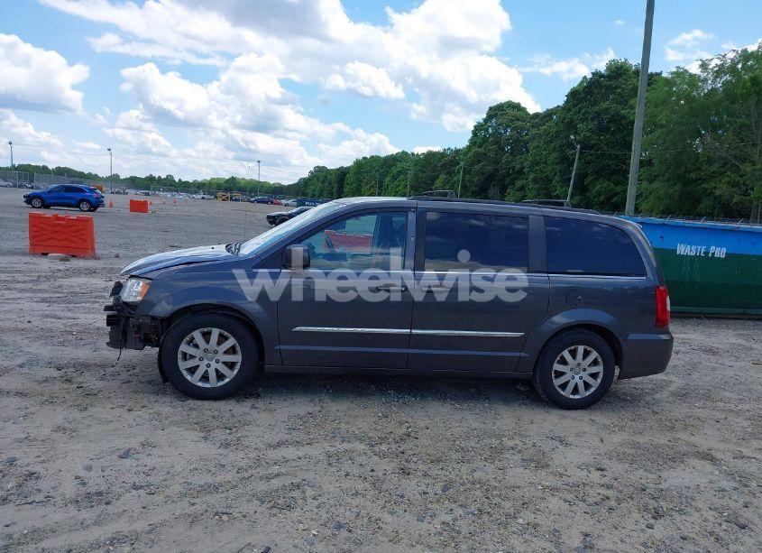 Photo 15 of 2016 Chrysler Town & COUNTRY TOURING (VIN 2C4RC1BG3GR172876)