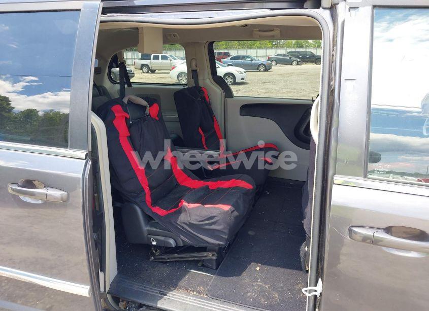 Photo 8 of 2016 Chrysler Town & COUNTRY TOURING (VIN 2C4RC1BG3GR172876)