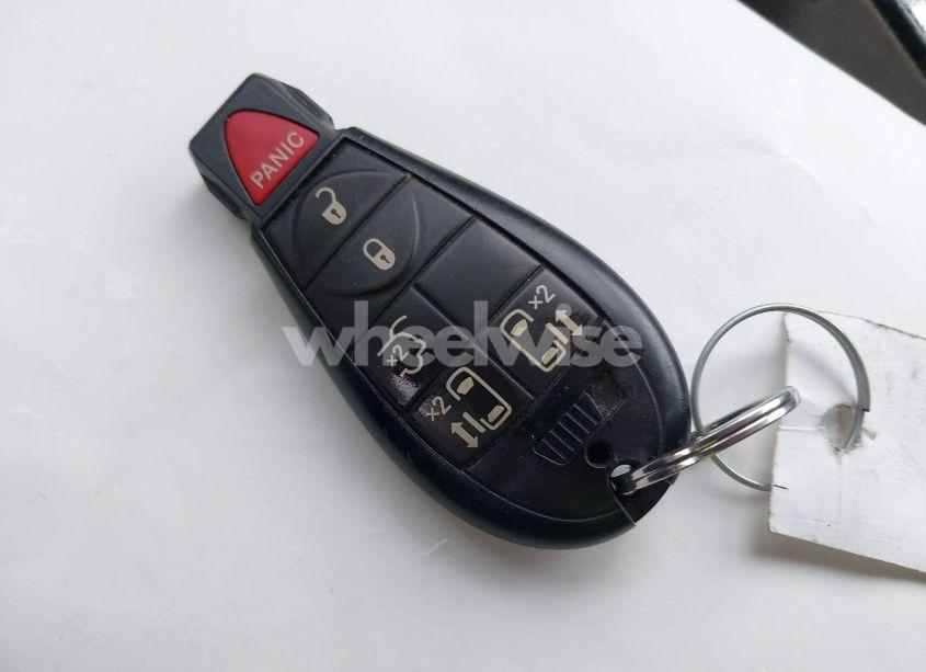 Photo 11 of 2016 Chrysler Town & COUNTRY TOURING (VIN 2C4RC1BG3GR187720)