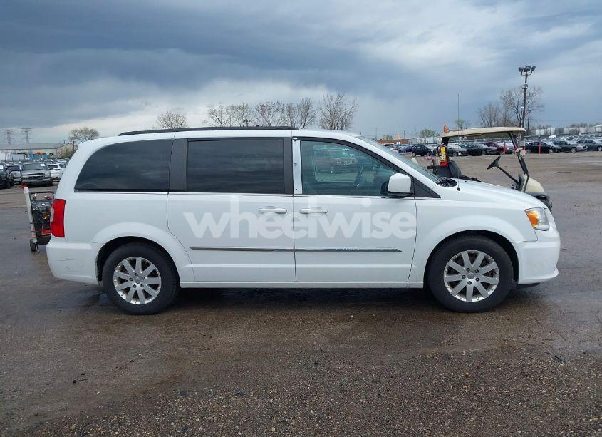 Photo 13 of 2016 Chrysler Town & COUNTRY TOURING (VIN 2C4RC1BG3GR187720)