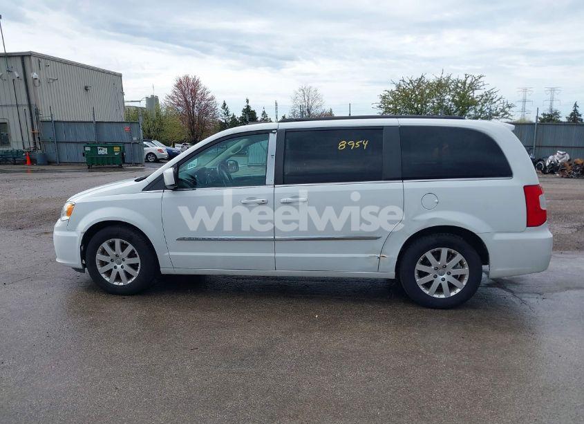 Photo 14 of 2016 Chrysler Town & COUNTRY TOURING (VIN 2C4RC1BG3GR187720)