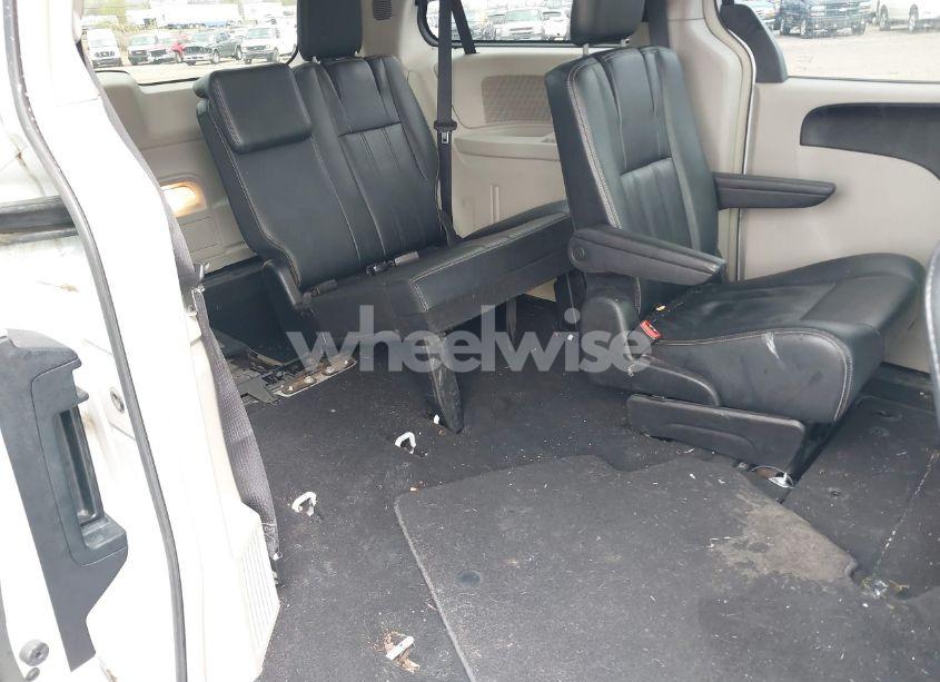 Photo 8 of 2016 Chrysler Town & COUNTRY TOURING (VIN 2C4RC1BG3GR187720)