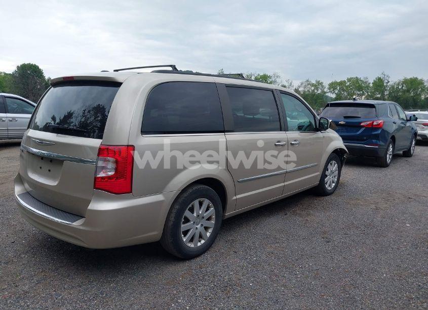 Photo 4 of 2016 Chrysler Town & COUNTRY TOURING (VIN 2C4RC1BG3GR190312)