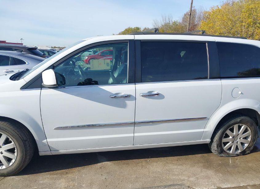 Photo 14 of 2016 Chrysler Town & COUNTRY TOURING (VIN 2C4RC1BG3GR190990)