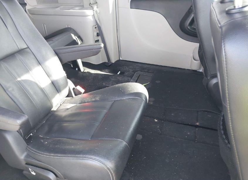 Photo 8 of 2016 Chrysler Town & COUNTRY TOURING (VIN 2C4RC1BG3GR190990)