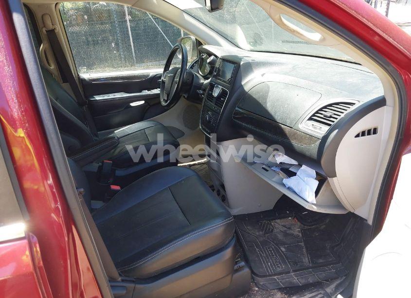 Photo 5 of 2016 Chrysler Town & COUNTRY TOURING (VIN 2C4RC1BG3GR197986)