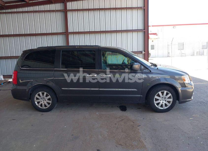 Photo 13 of 2016 Chrysler Town & COUNTRY TOURING (VIN 2C4RC1BG3GR232770)