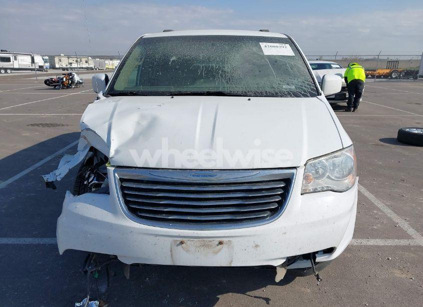 Photo 13 of 2016 Chrysler Town & COUNTRY TOURING (VIN 2C4RC1BG3GR245955)