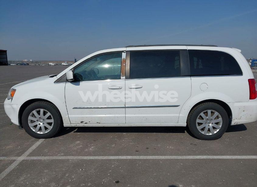 Photo 15 of 2016 Chrysler Town & COUNTRY TOURING (VIN 2C4RC1BG3GR245955)
