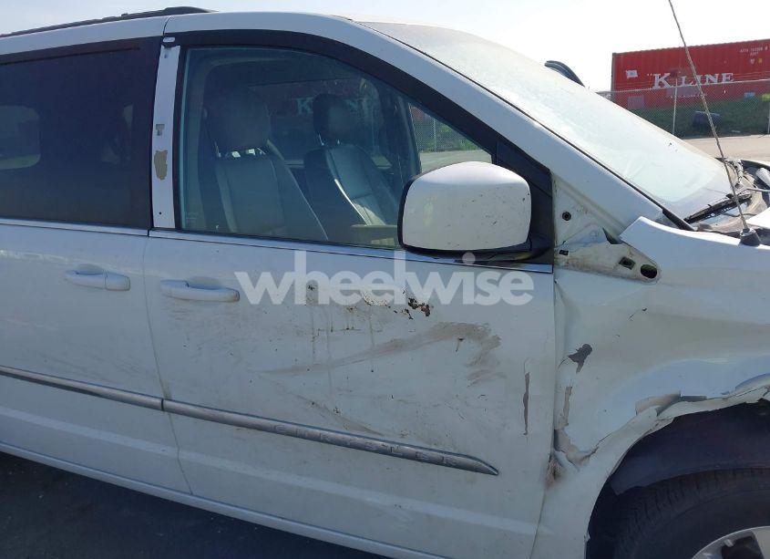 Photo 19 of 2016 Chrysler Town & COUNTRY TOURING (VIN 2C4RC1BG3GR245955)