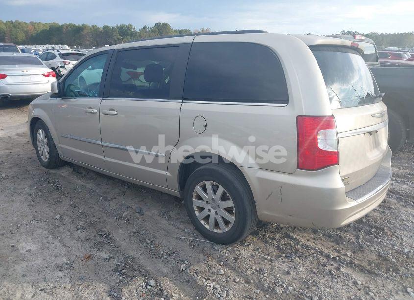 Photo 3 of 2016 Chrysler Town & COUNTRY TOURING (VIN 2C4RC1BG3GR267809)