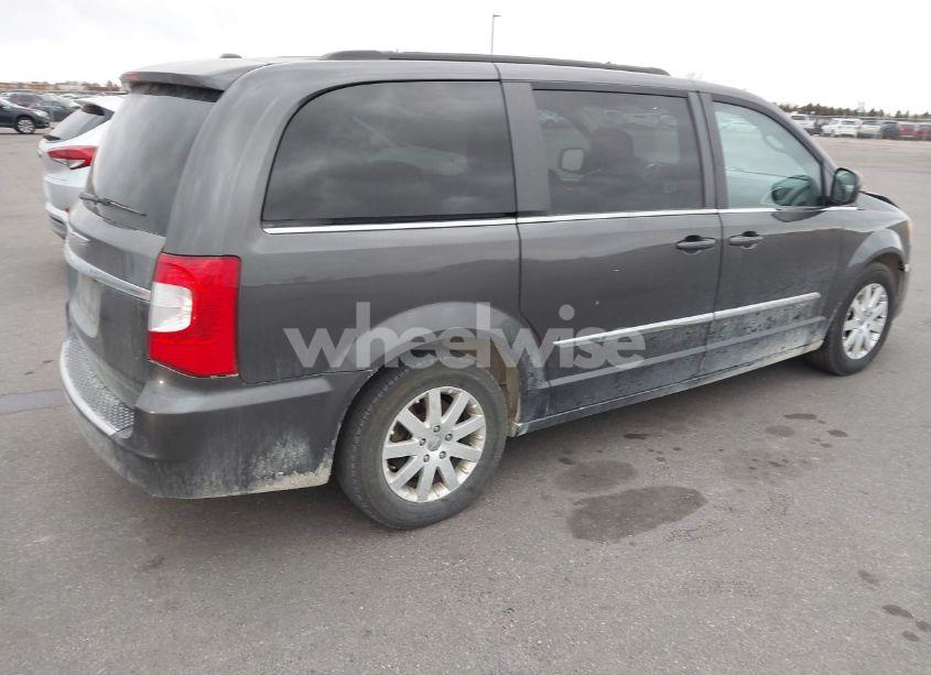 Photo 4 of 2016 Chrysler Town & COUNTRY TOURING (VIN 2C4RC1BG3GR280270)