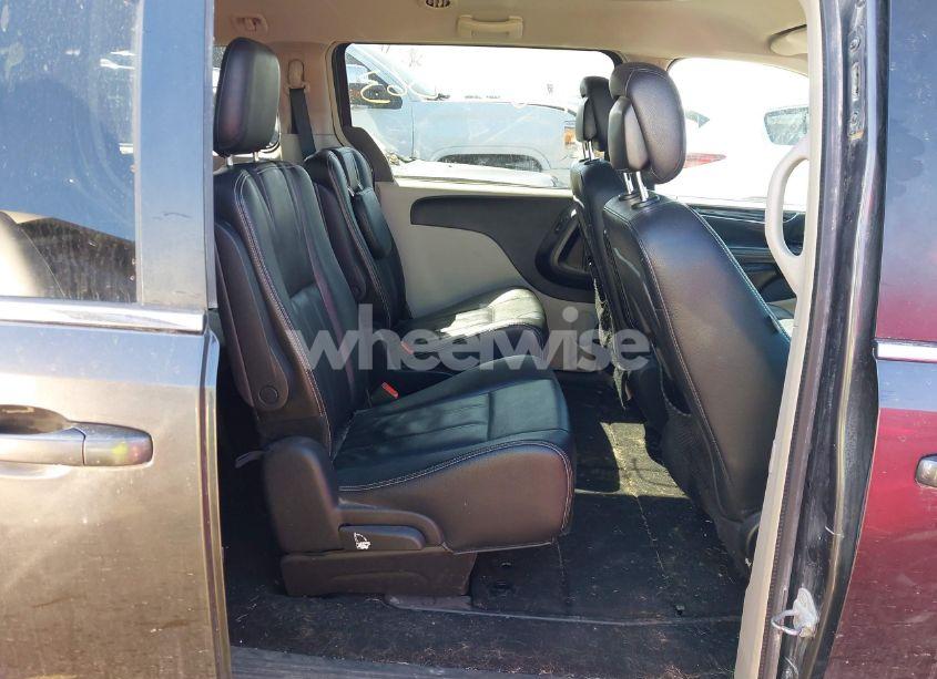 Photo 8 of 2016 Chrysler Town & COUNTRY TOURING (VIN 2C4RC1BG3GR280270)