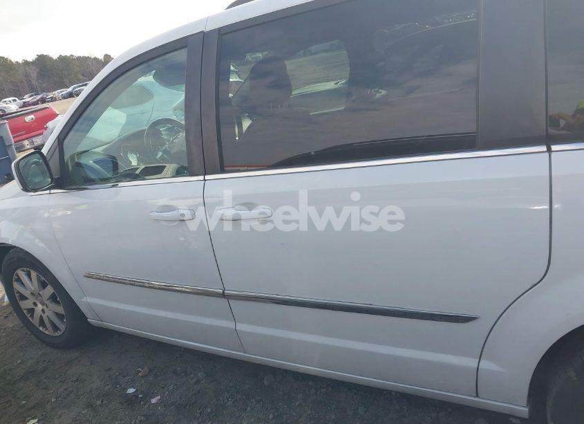 Photo 14 of 2016 Chrysler Town & COUNTRY TOURING (VIN 2C4RC1BG3GR293200)