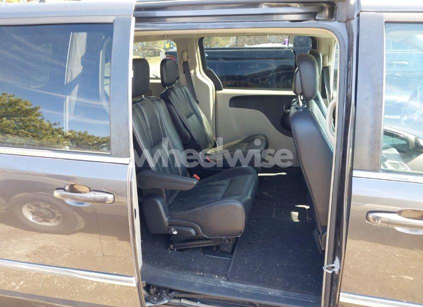 Photo 8 of 2016 Chrysler Town & COUNTRY TOURING (VIN 2C4RC1BG3GR296131)