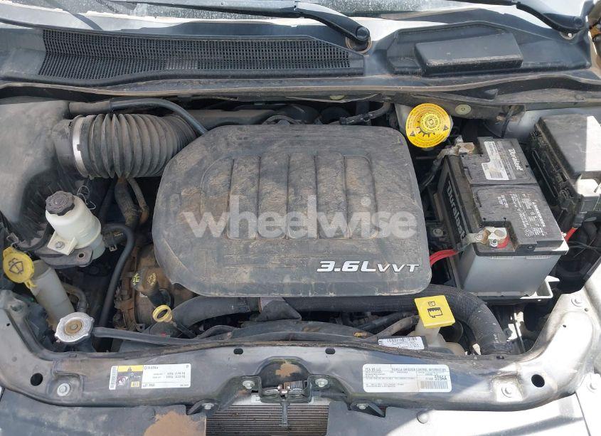 Photo 10 of 2016 Chrysler Town & COUNTRY TOURING (VIN 2C4RC1BG3GR302039)