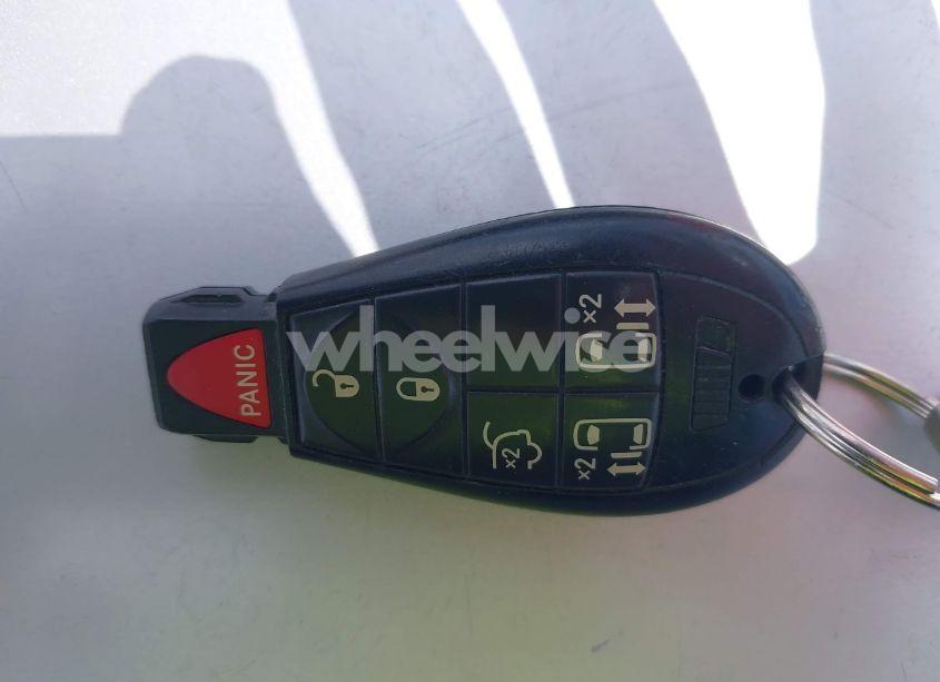 Photo 11 of 2016 Chrysler Town & COUNTRY TOURING (VIN 2C4RC1BG3GR302039)