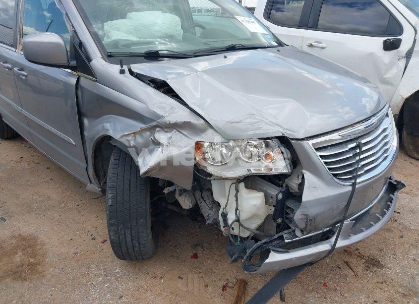 Photo 6 of 2016 Chrysler Town & COUNTRY TOURING (VIN 2C4RC1BG3GR302039)