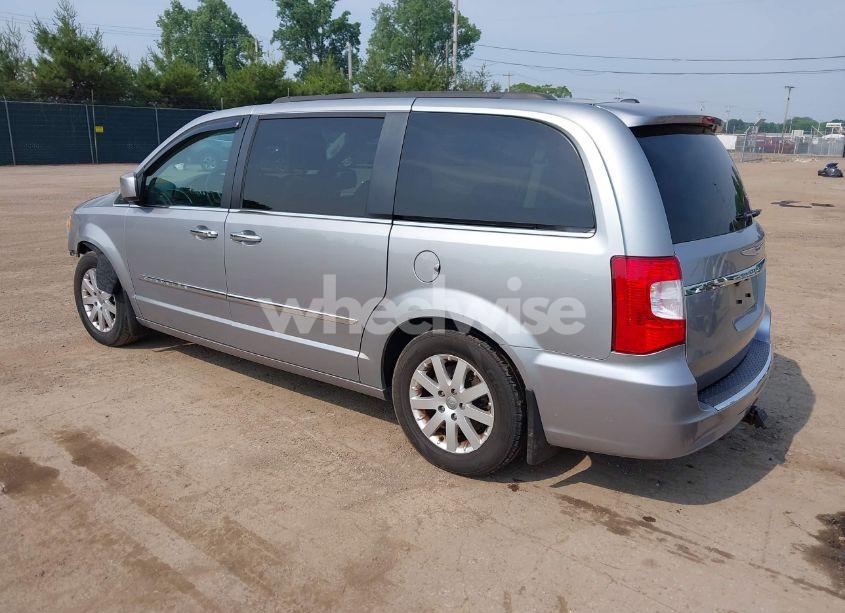 Photo 3 of 2016 Chrysler Town & COUNTRY TOURING (VIN 2C4RC1BG3GR304017)