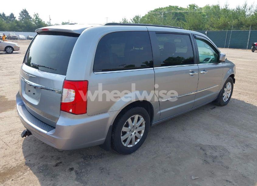 Photo 4 of 2016 Chrysler Town & COUNTRY TOURING (VIN 2C4RC1BG3GR304017)