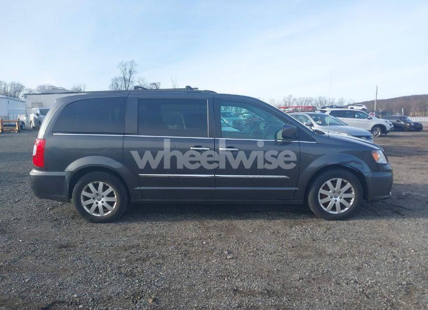 Photo 13 of 2016 Chrysler Town & COUNTRY TOURING (VIN 2C4RC1BG3GR304518)