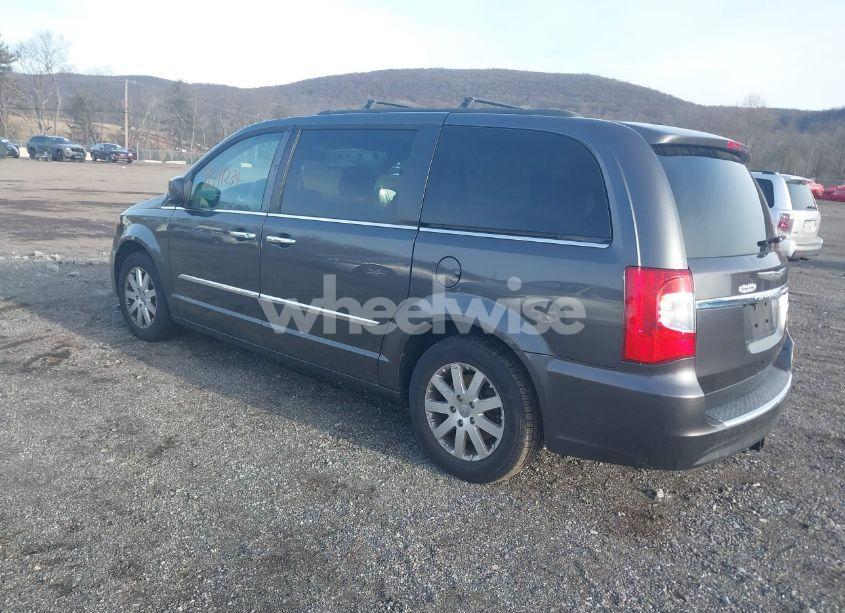 Photo 3 of 2016 Chrysler Town & COUNTRY TOURING (VIN 2C4RC1BG3GR304518)