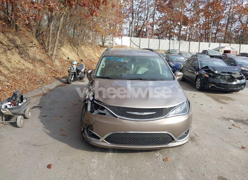 Photo 12 of 2017 Chrysler Pacifica TOURING-L (VIN 2C4RC1BG3HR537929)