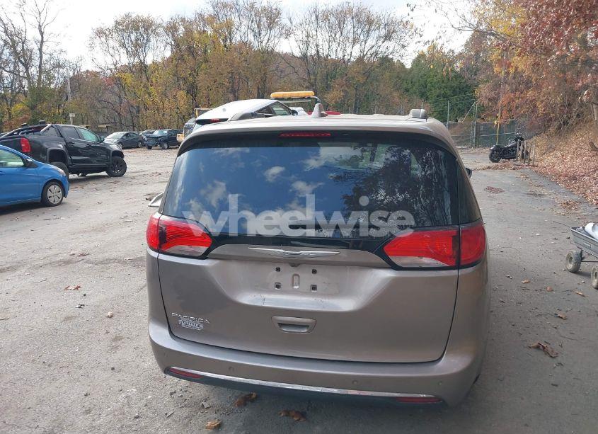 Photo 16 of 2017 Chrysler Pacifica TOURING-L (VIN 2C4RC1BG3HR537929)