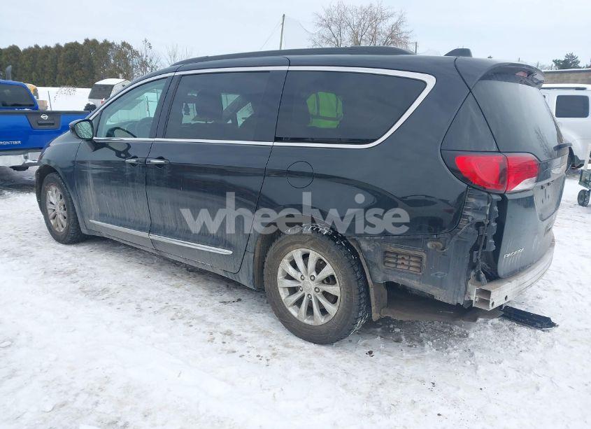 Photo 3 of 2017 Chrysler Pacifica TOURING-L (VIN 2C4RC1BG3HR569537)